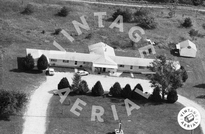 Vanderbilt Motel - 1989 Aerial Photo